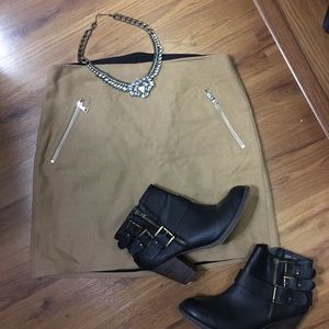 Chic Wool Mini (NEVER WORN)